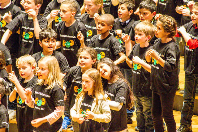 26879217912 f2d842373a b